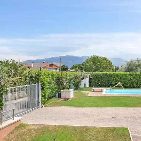 Lovely In With Kitchen Holiday home
