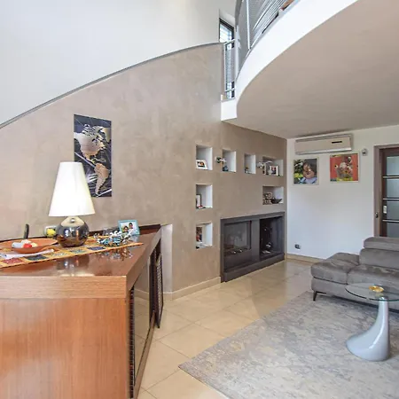 Lovely In With Kitchen